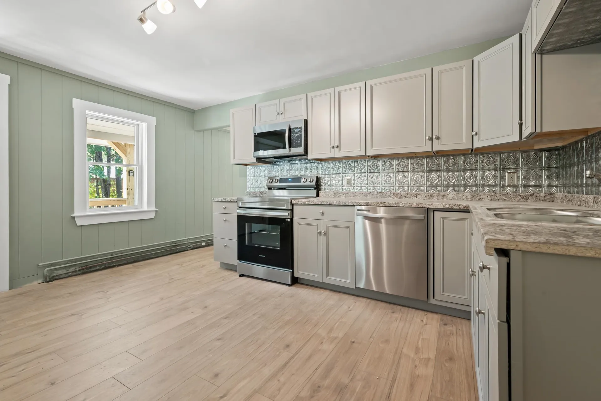 20 Old West Side Road Conway NH 03860