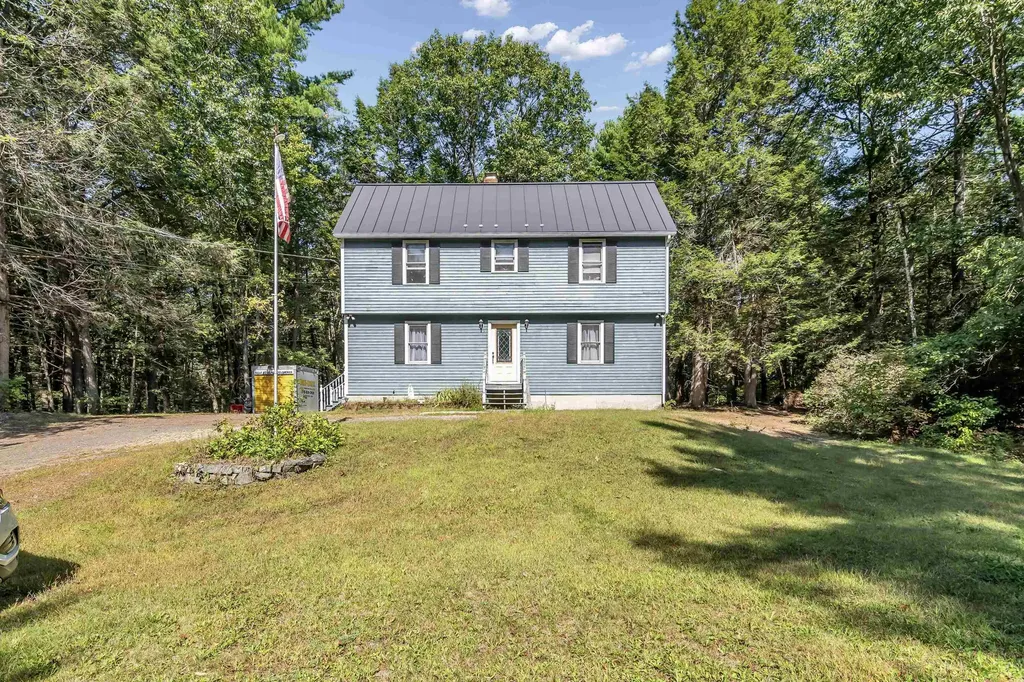16 Saddle Path Road Raymond NH 03077