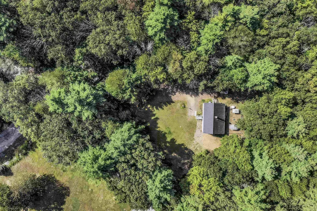 16 Saddle Path Road Raymond NH 03077