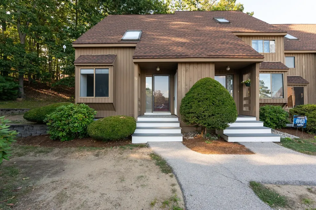 12 Clinton Court Merrimack NH 03054