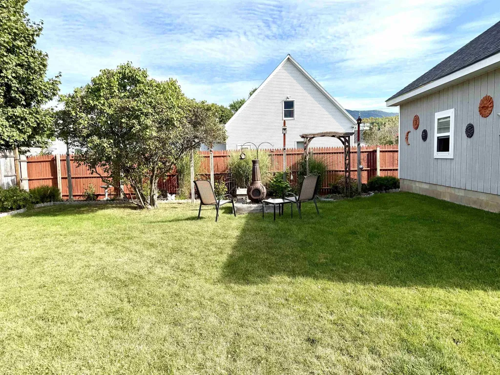 15 Rich Street Northumberland NH 03582