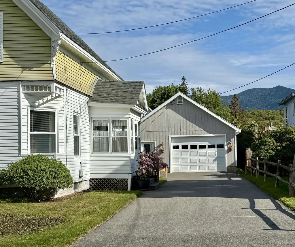 15 Rich Street Northumberland NH 03582