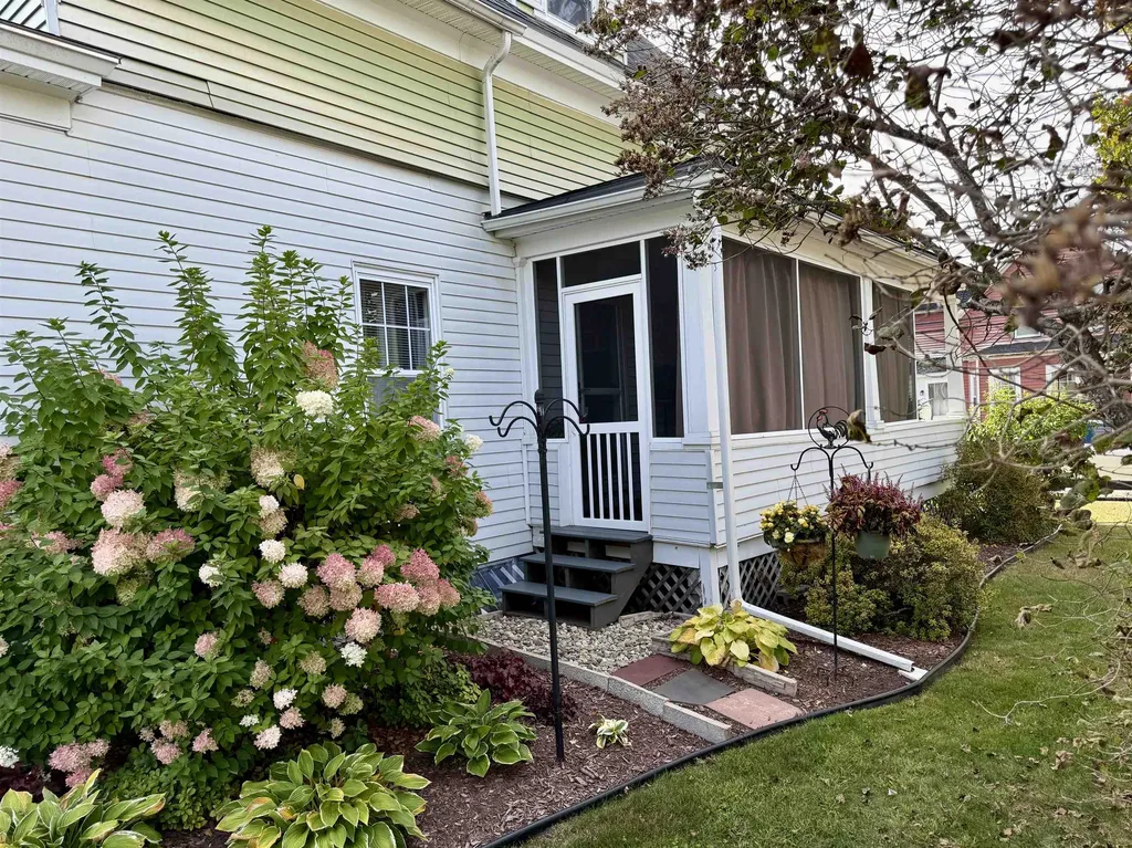 15 Rich Street Northumberland NH 03582
