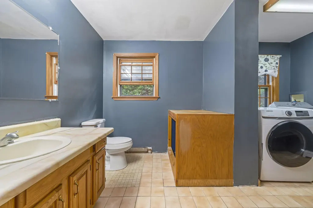 17 Gould Pond Road Hillsborough NH 03244