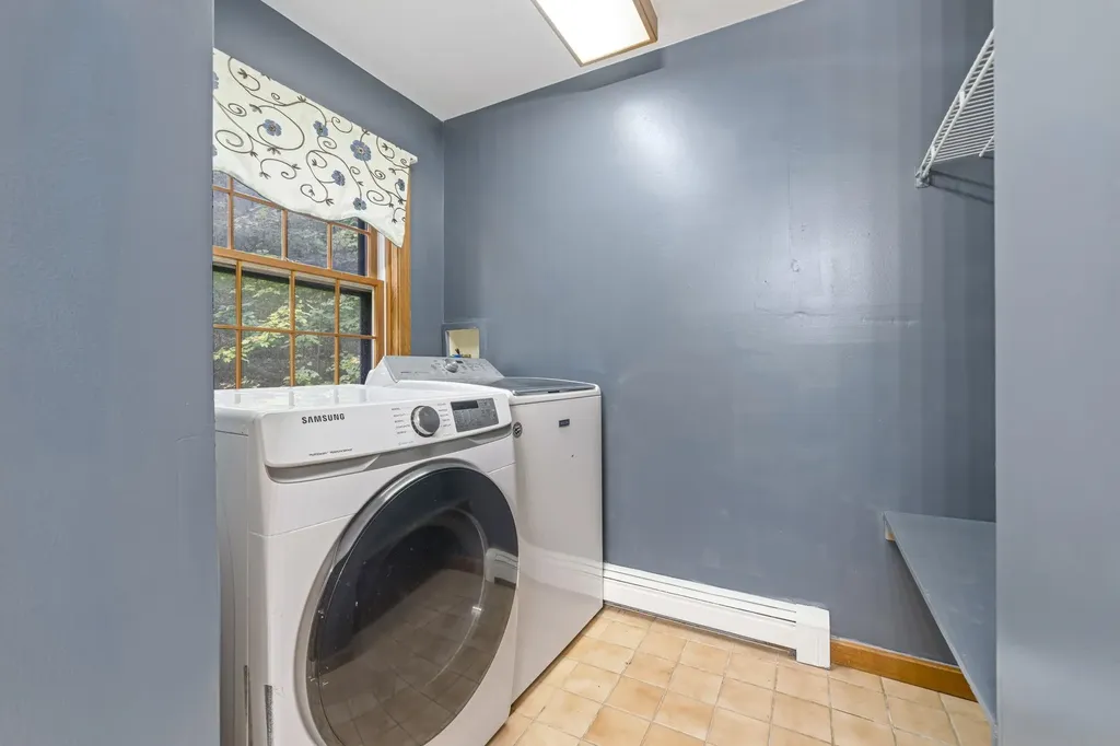 17 Gould Pond Road Hillsborough NH 03244