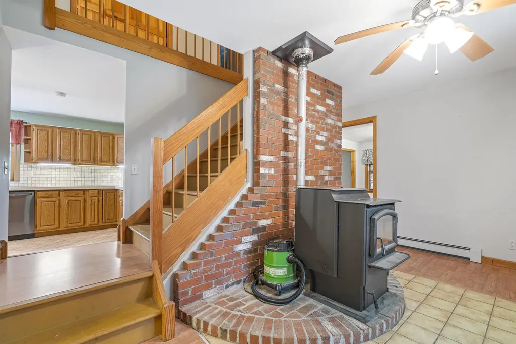 17 Gould Pond Road Hillsborough NH 03244