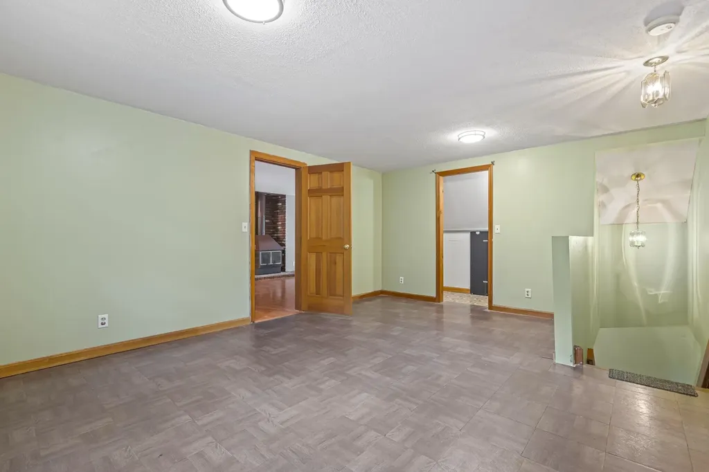 17 Gould Pond Road Hillsborough NH 03244