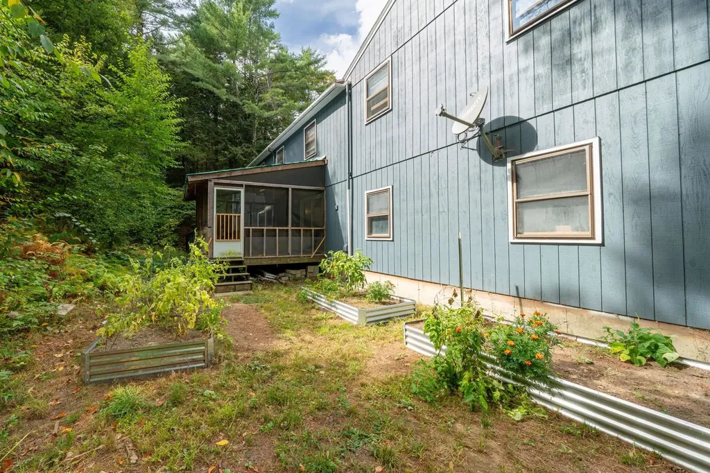 17 Gould Pond Road Hillsborough NH 03244