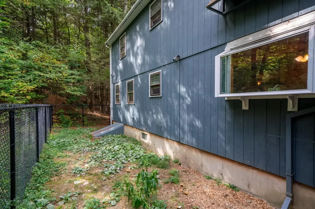 17 Gould Pond Road Hillsborough NH 03244