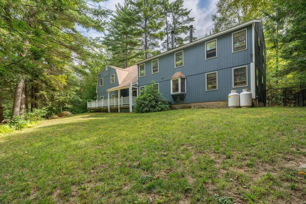 17 Gould Pond Road Hillsborough NH 03244