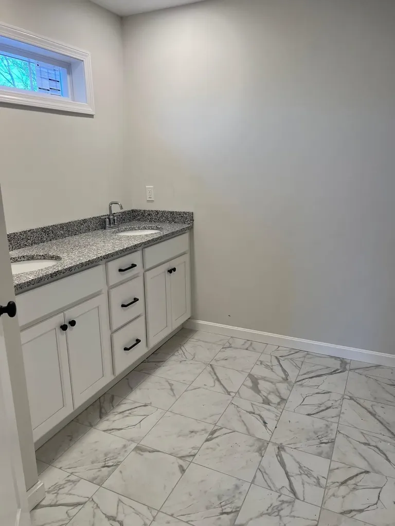 110 Laurel Road Hooksett NH 03106