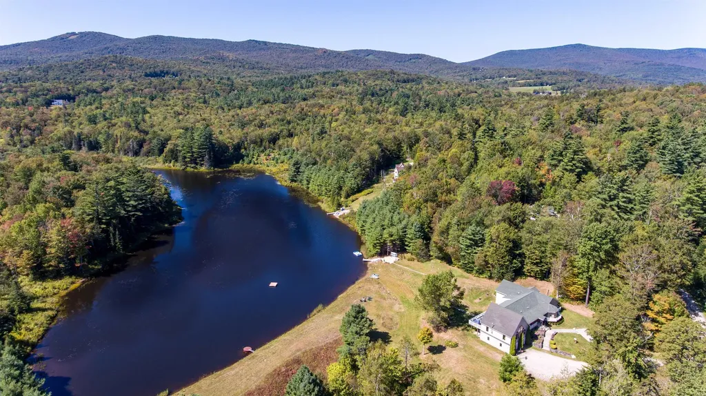288 Cedar Lane Peru VT 05152