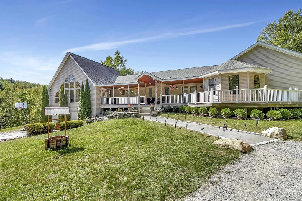 288 Cedar Lane Peru VT 05152