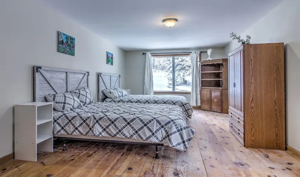 288 Cedar Lane Peru VT 05152