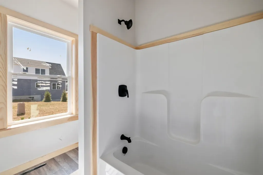 47 Melina's Way Thornton NH 03285