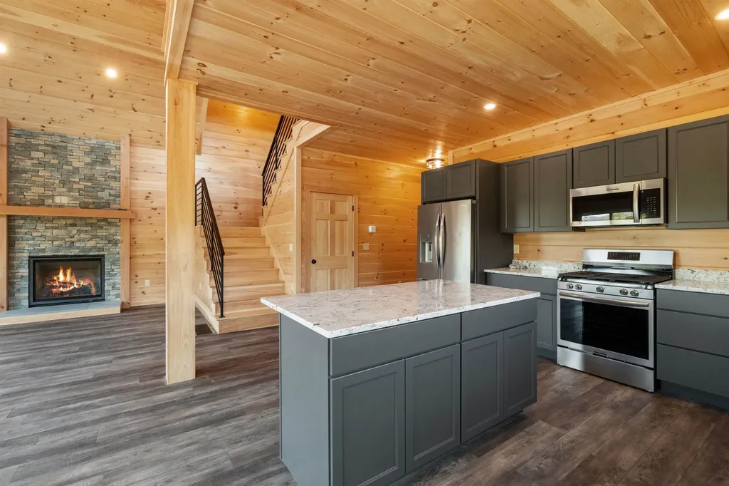 47 Melina's Way Thornton NH 03285