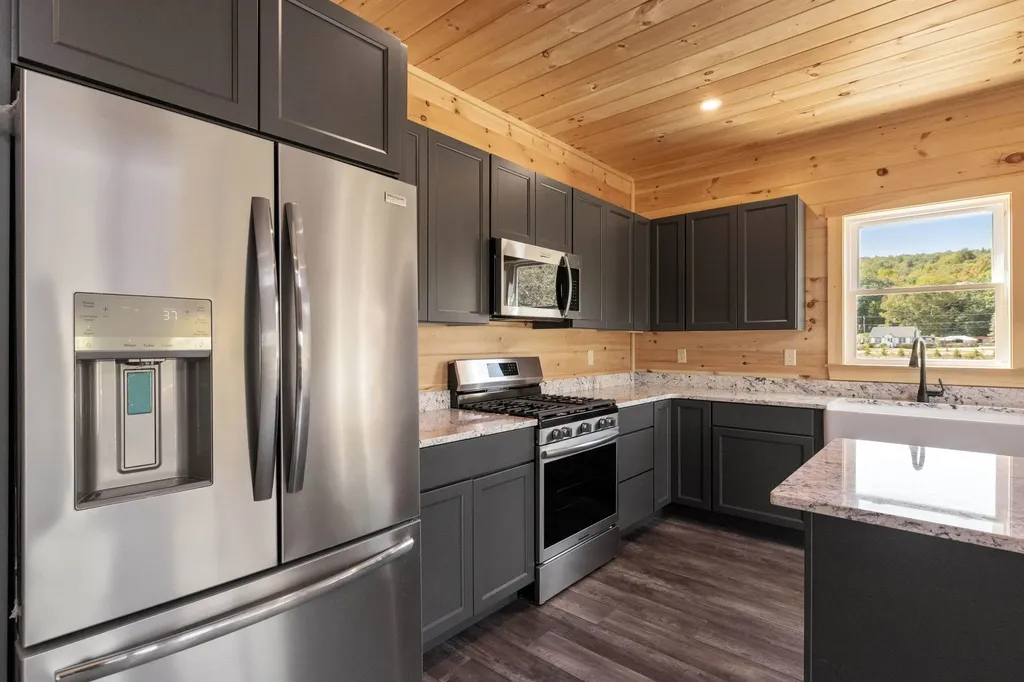 47 Melina's Way Thornton NH 03285