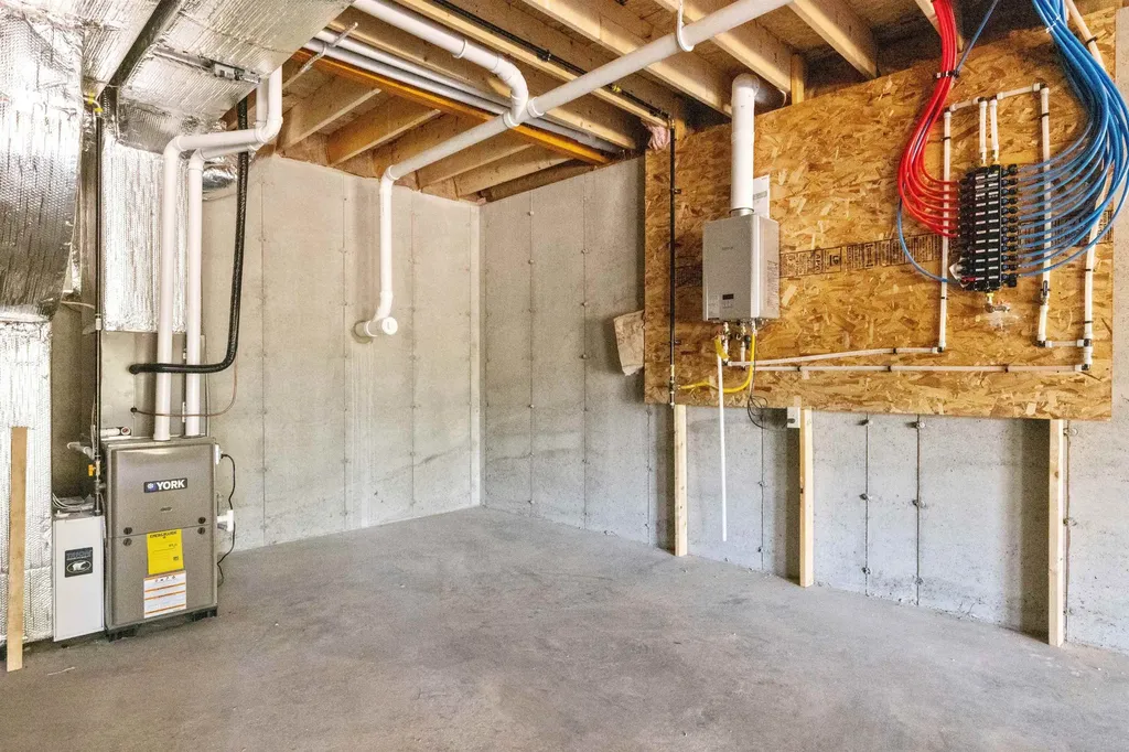 47 Melina's Way Thornton NH 03285