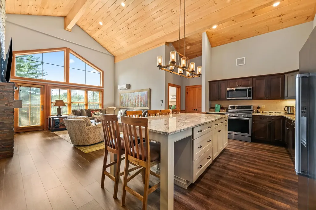 235 Skimobile Road Conway NH 03860