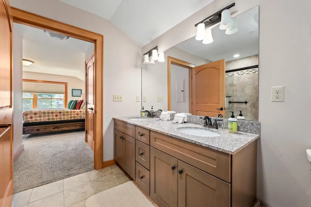 235 Skimobile Road Conway NH 03860