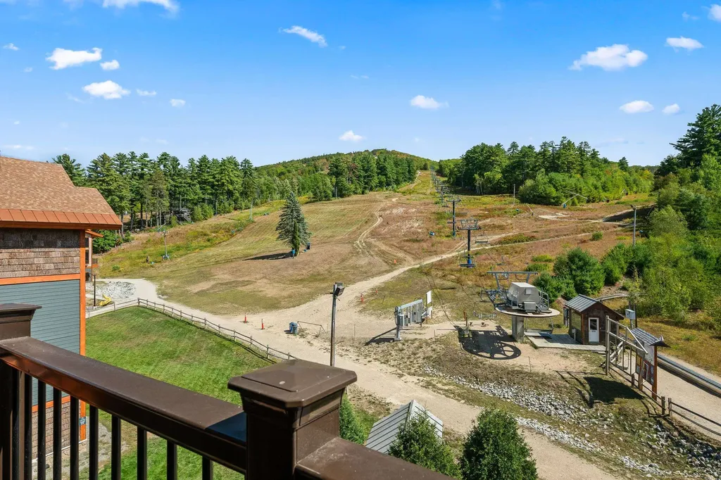 235 Skimobile Road Conway NH 03860