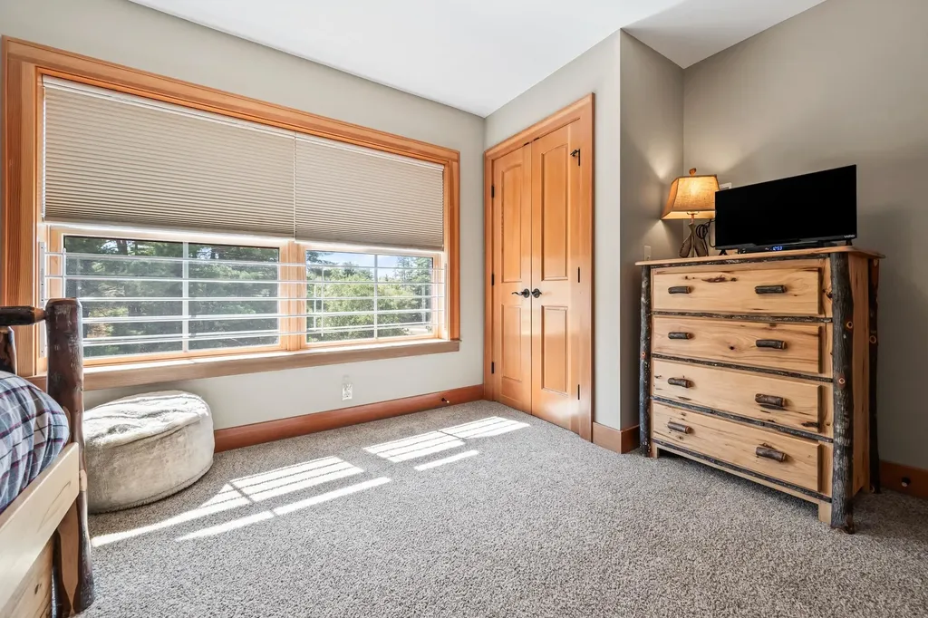 235 Skimobile Road Conway NH 03860