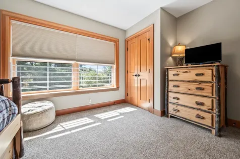 235 Skimobile Road Conway NH 03860