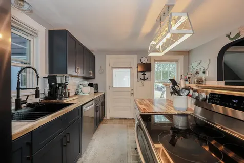 22 Crawford Street Manchester NH 03109