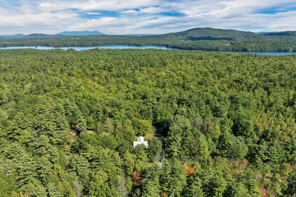 1111 Stark Road Conway NH 03813