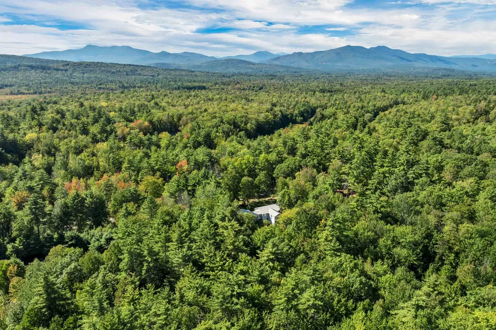 1111 Stark Road Conway NH 03813