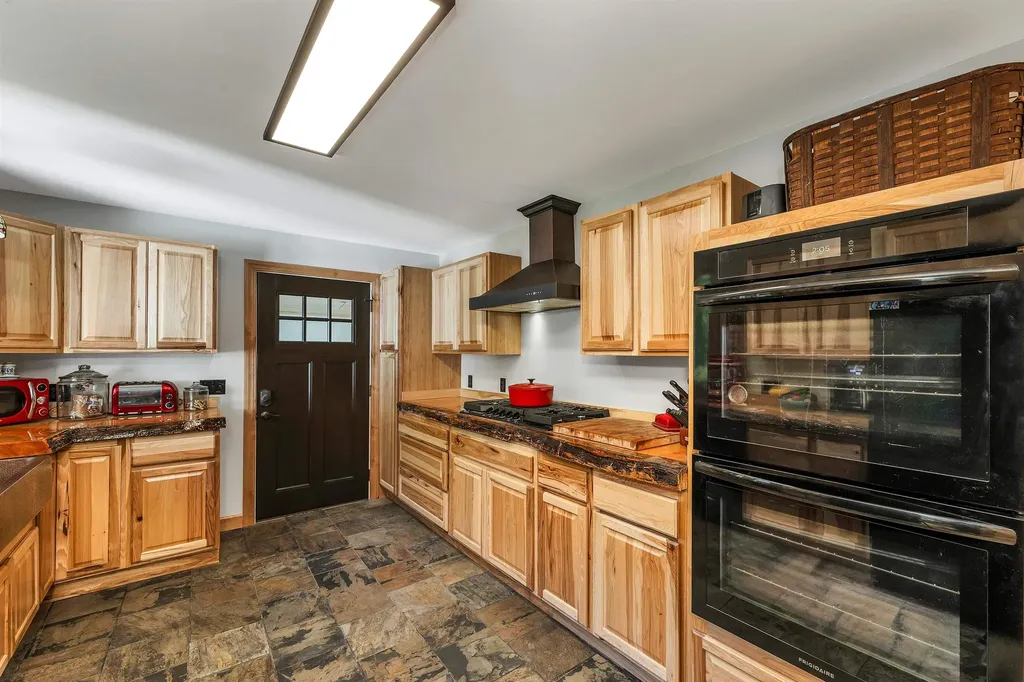 1111 Stark Road Conway NH 03813