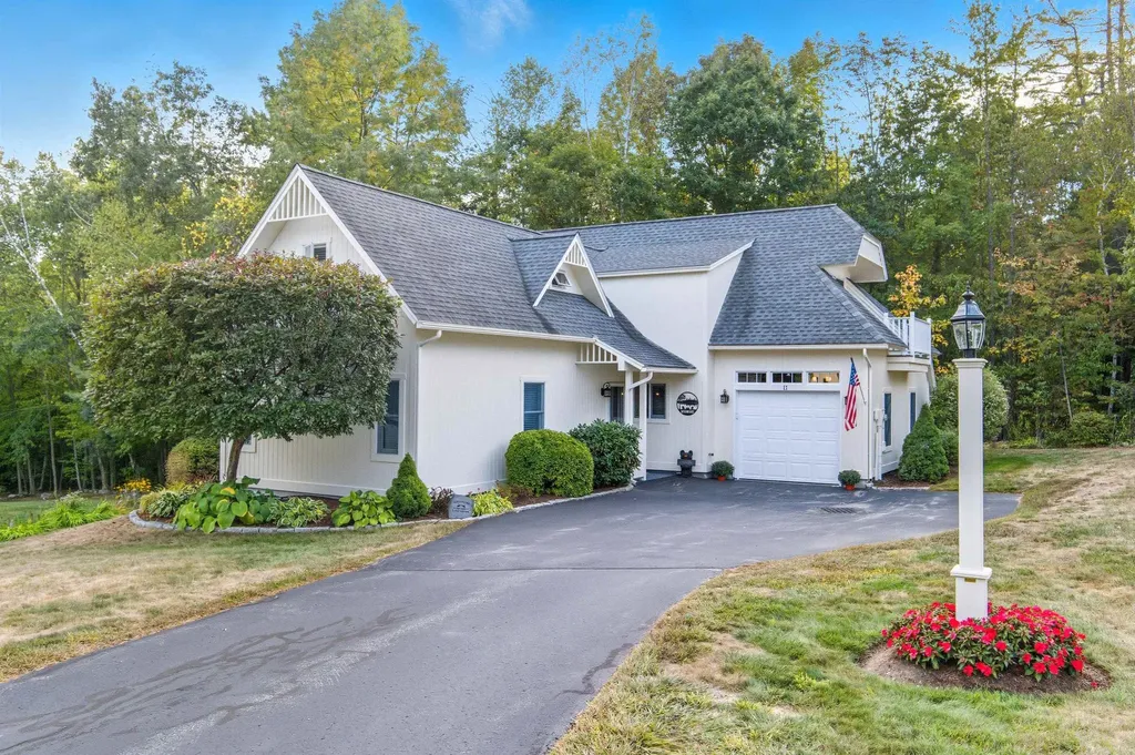 11 Lantern Circle Laconia NH 03246