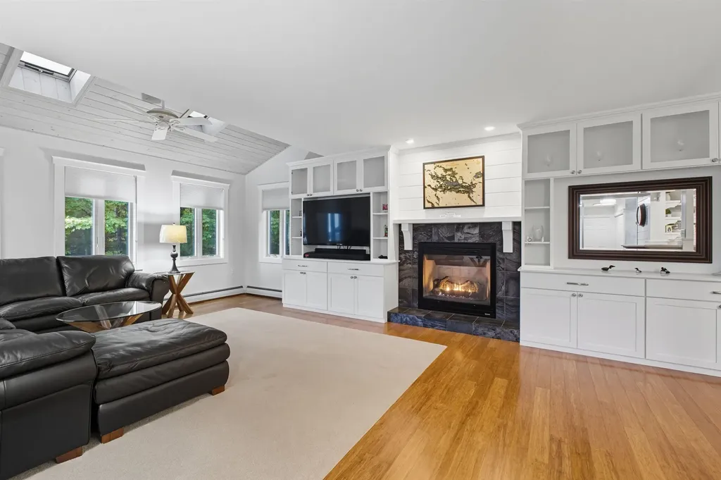 11 Lantern Circle Laconia NH 03246