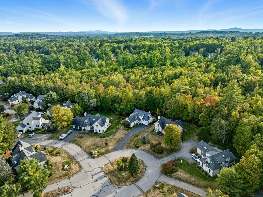 11 Lantern Circle Laconia NH 03246