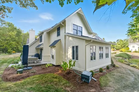 11 Lantern Circle Laconia NH 03246