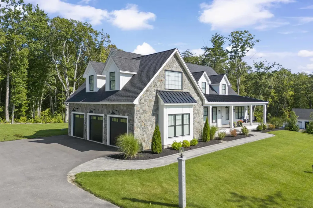10 Hobart Lane Hollis NH 03049