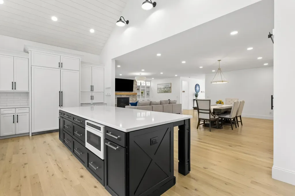 10 Hobart Lane Hollis NH 03049