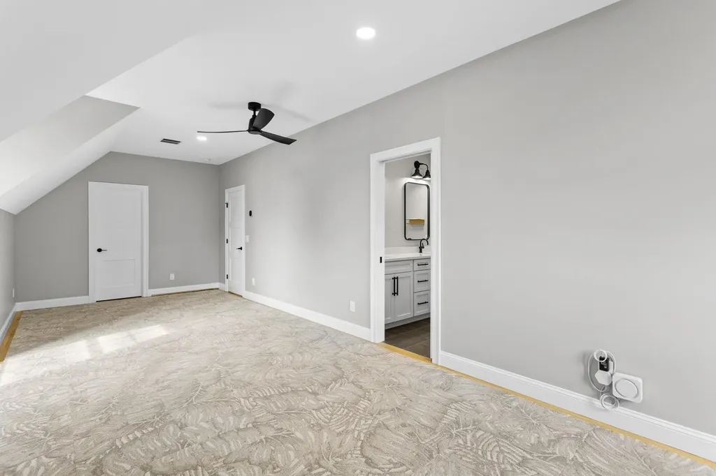 10 Hobart Lane Hollis NH 03049