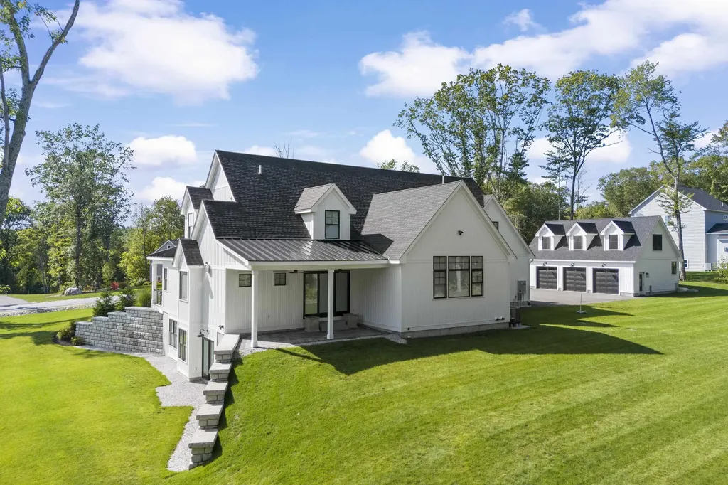 10 Hobart Lane Hollis NH 03049