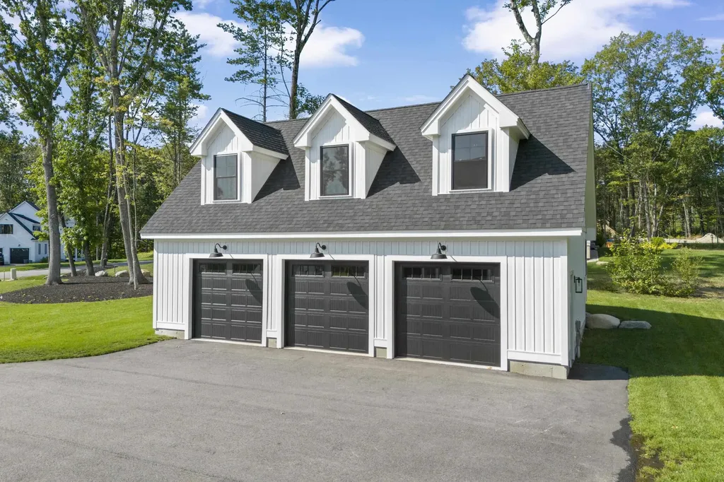 10 Hobart Lane Hollis NH 03049