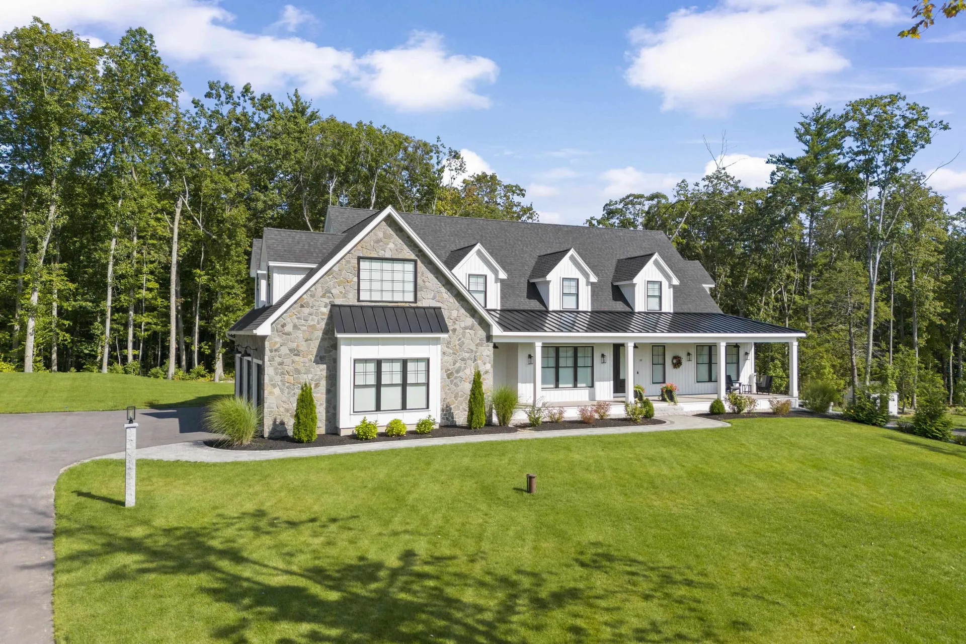 10 Hobart Lane Hollis NH 03049