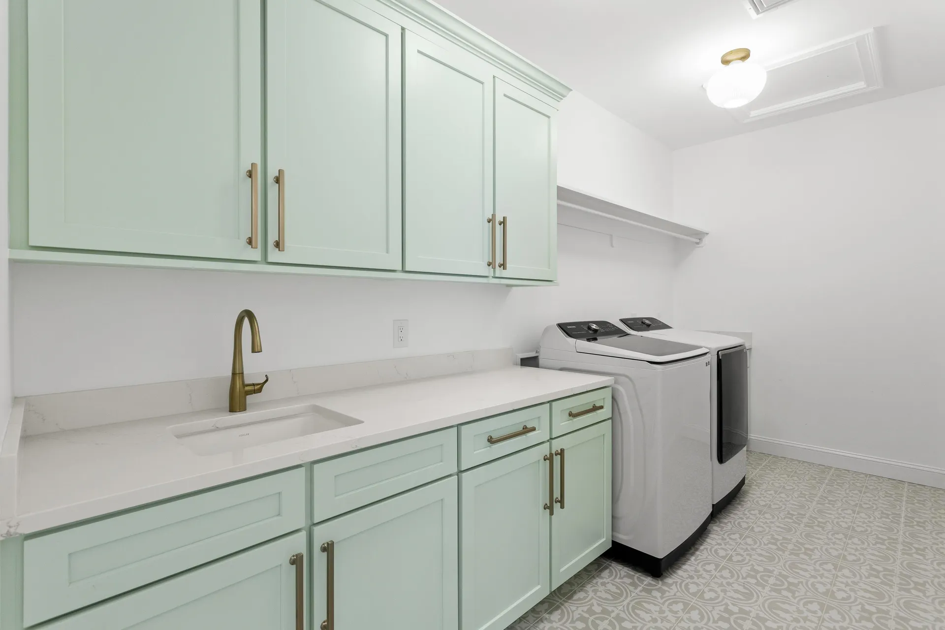 10 Hobart Lane Hollis NH 03049