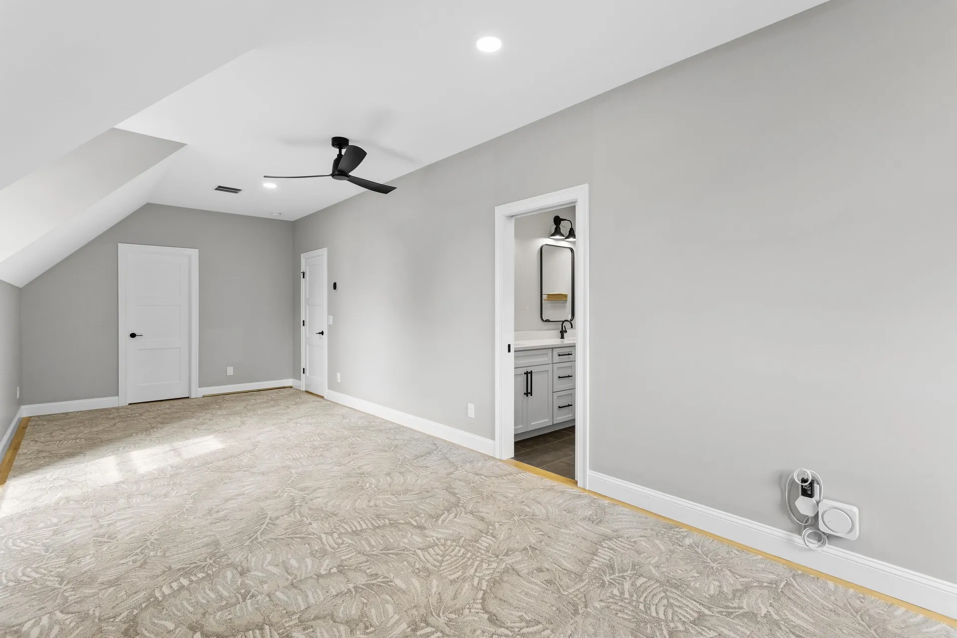 10 Hobart Lane Hollis NH 03049
