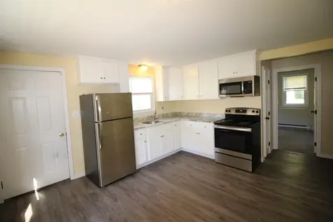 88 Franklin Street Derry NH 03038