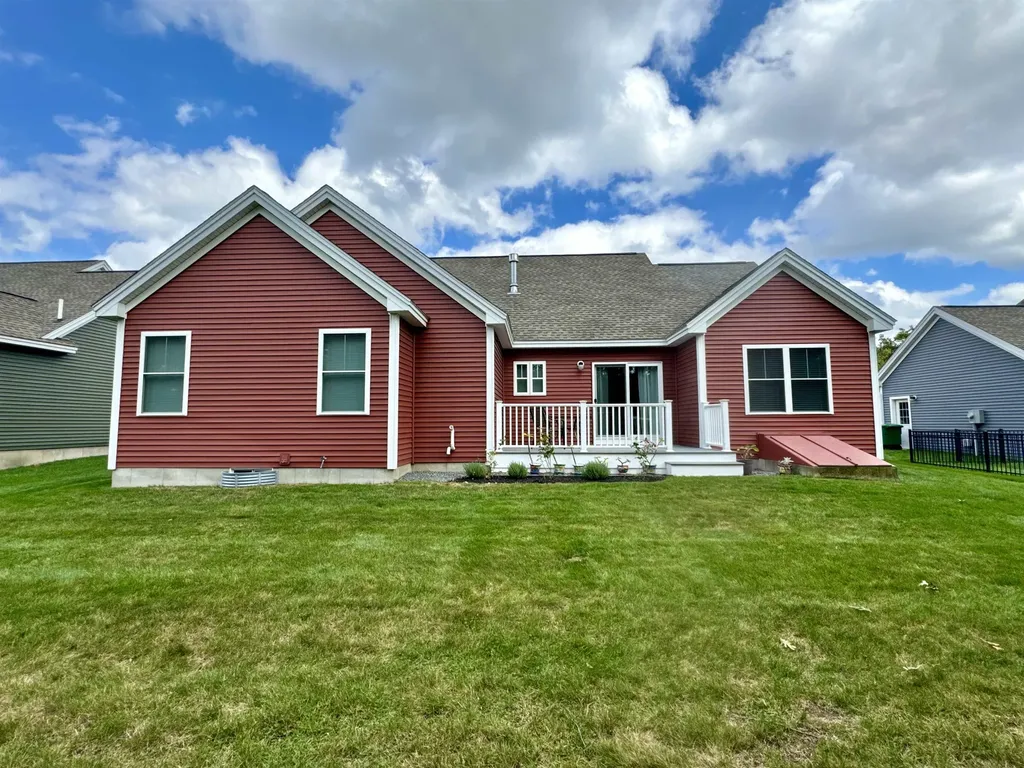 153 Shore Drive Nashua NH 03062