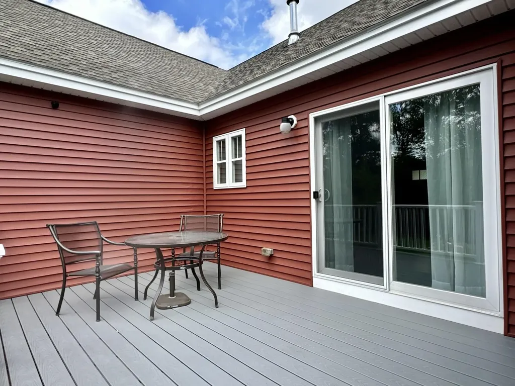 153 Shore Drive Nashua NH 03062
