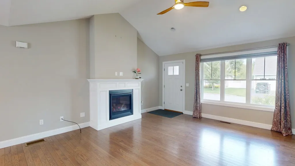 153 Shore Drive Nashua NH 03062
