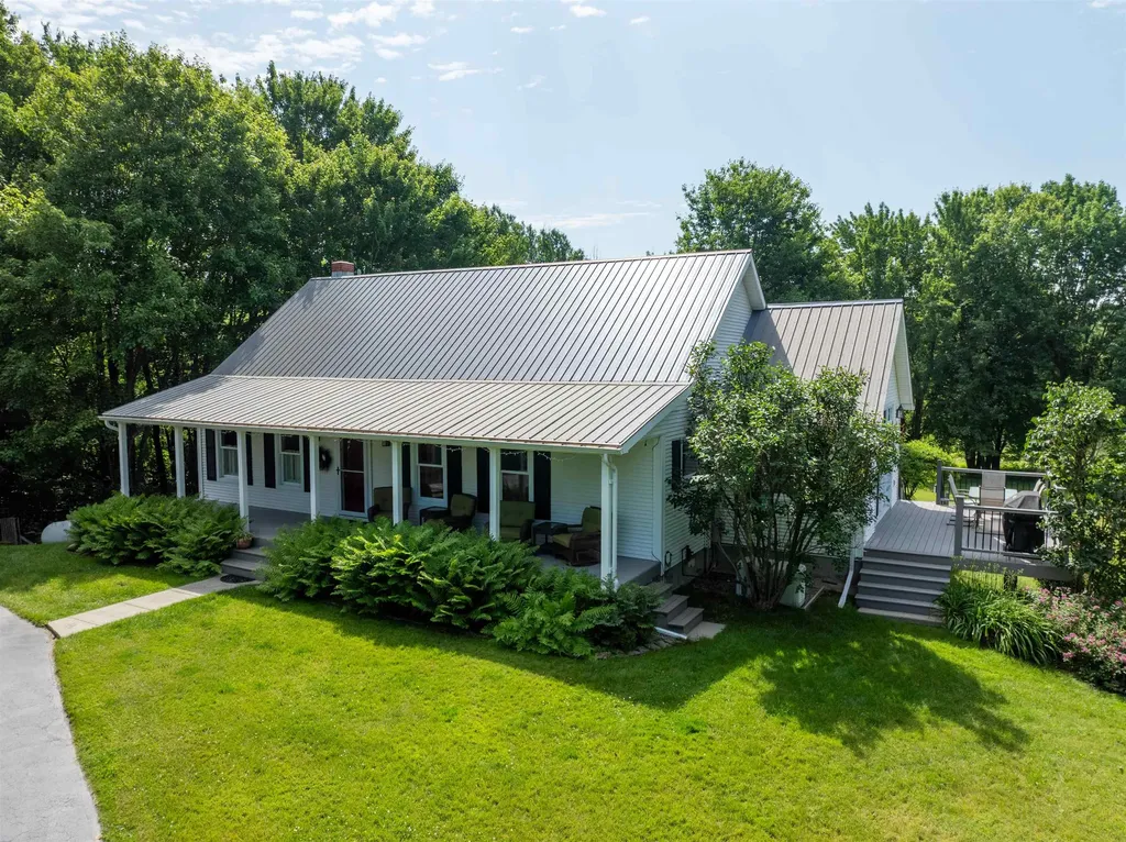 26 Apple Tree Road Fairfax VT 05454