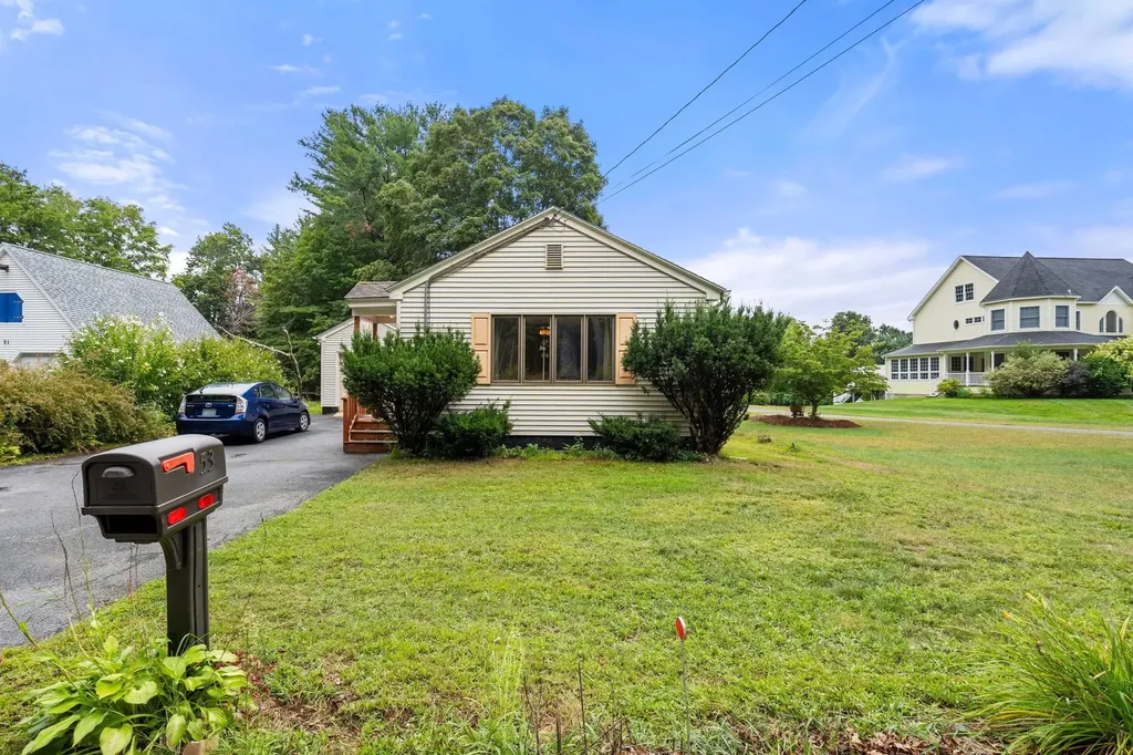 53 Lawrence Road Salem NH 03079