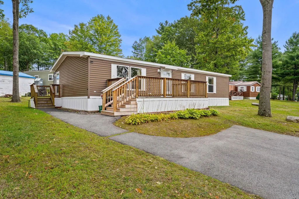 5 N Fuchsia Drive Rochester NH 03867